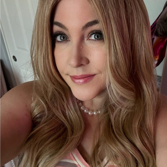 Nel’s Wigs - Addie Elegant Blonde Wig for Women - Picture 1 of 7